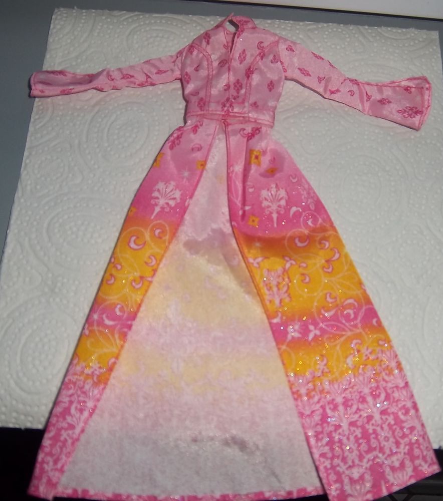 Blouson jupe barbie magie et sorcellerie 2002 4 Colombier-Fontaine (25)