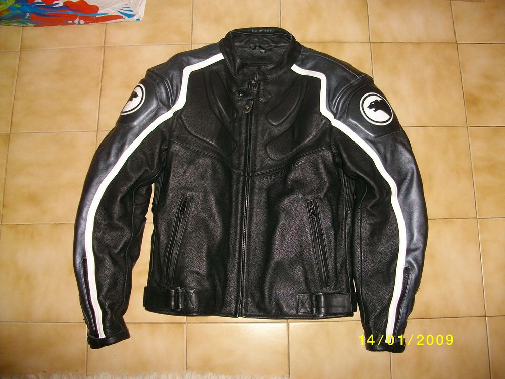 Blouson moto femme en cuir Bering 190 La Farl�de (83)