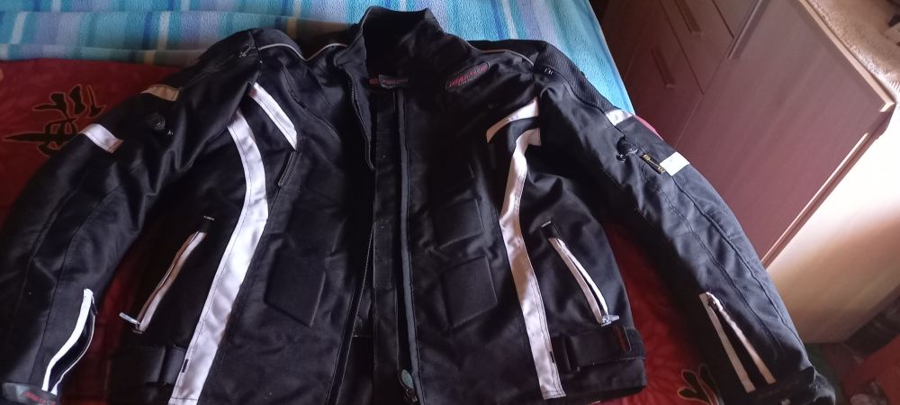 blouson moto 80 La Gripperie-Saint-Symphorien (17)