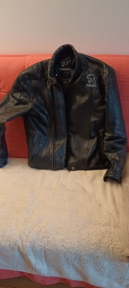 blouson de moto 
30 Annecy-le-Vieux (74)