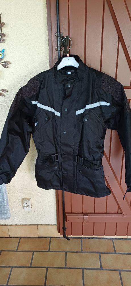 Blouson moto
40 Le Palais-sur-Vienne (87)