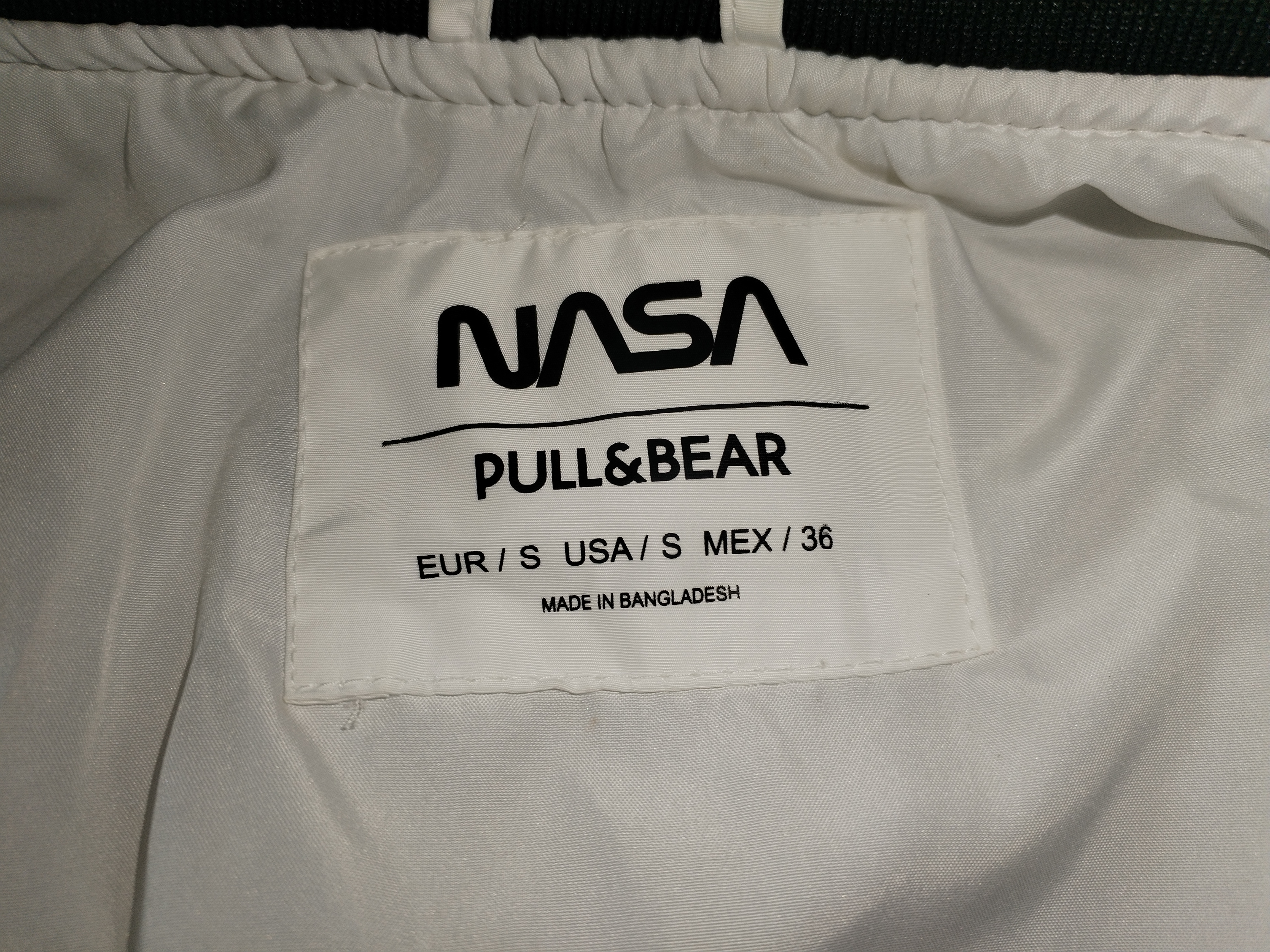 Blouson NASA blanc taille S 23 Brillon-en-Barrois (55)