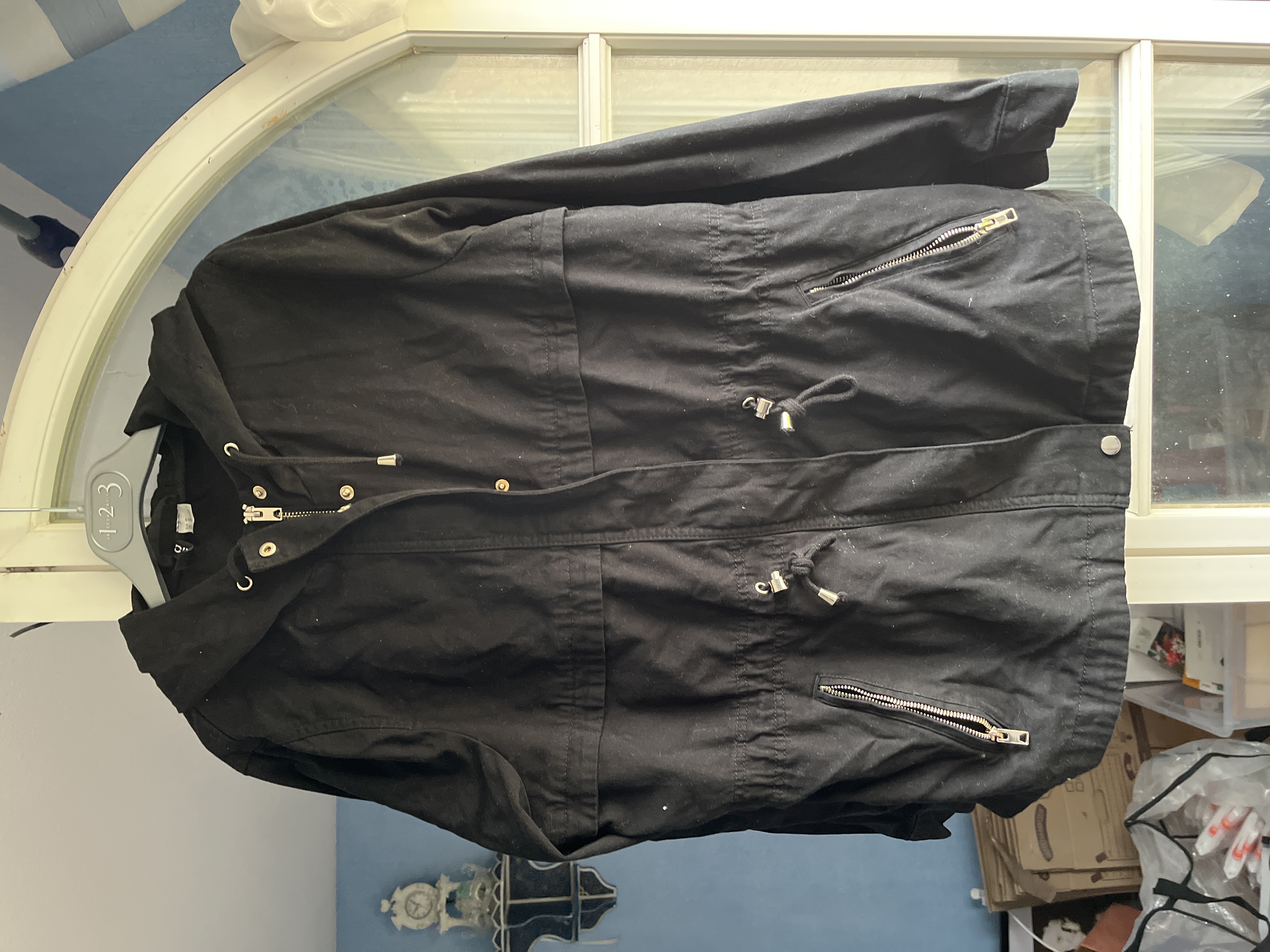 Blouson noir large � capuche 12 Villiers-sur-Marne (94)
