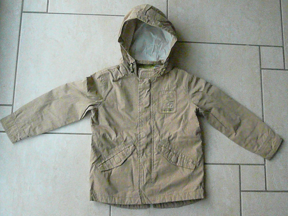Blouson Oka�di 4 ans 18 Franqueville-Saint-Pierre (76)
