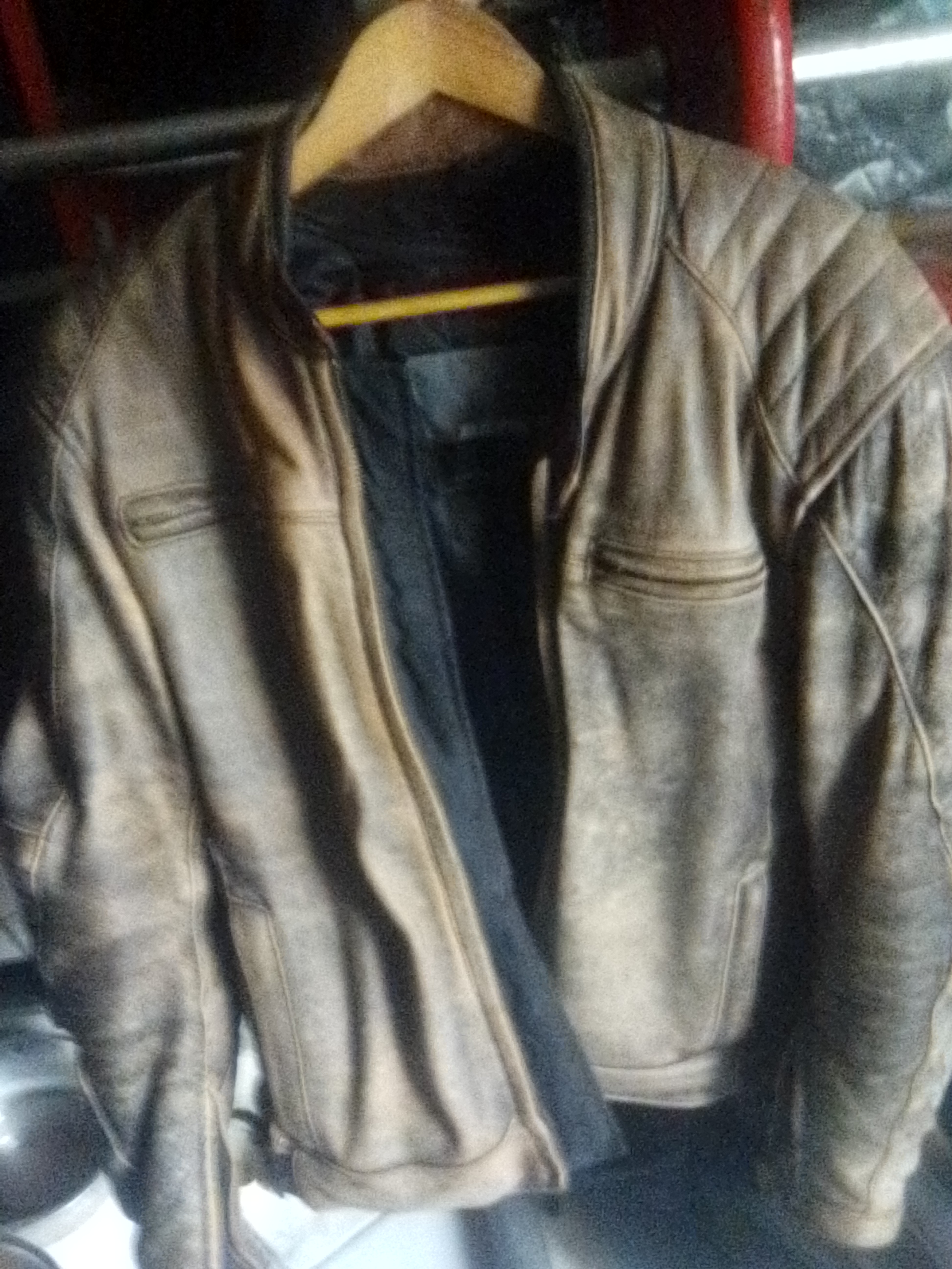 Blouson renforcer cuir pour motard (B�ring) 0 Les Aveni�res (38)