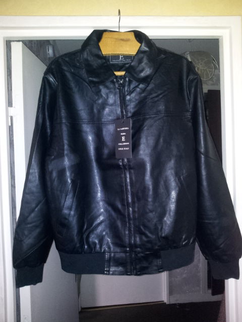 Blouson simili agneau anthracite. 40 Paris 19 (75)