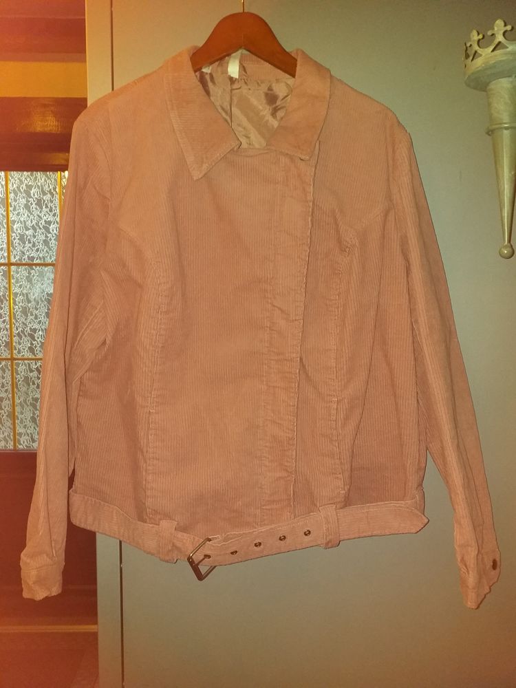 Blouson/veste en velours c�tel� fermeture et ceinture 0 Saint-Pierre-l�s-Elbeuf (76)