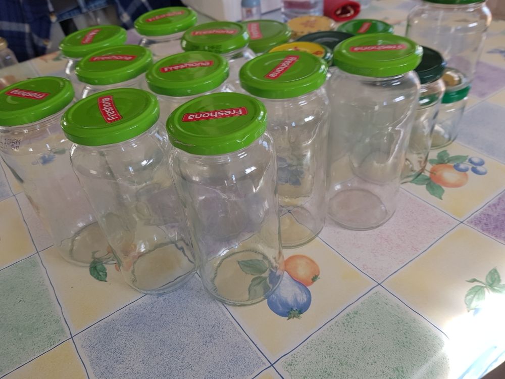 20  bocaux pour confitures ou autres, jee viens de rajouter des bocaux pour mm prix 8 Frontignan (34)