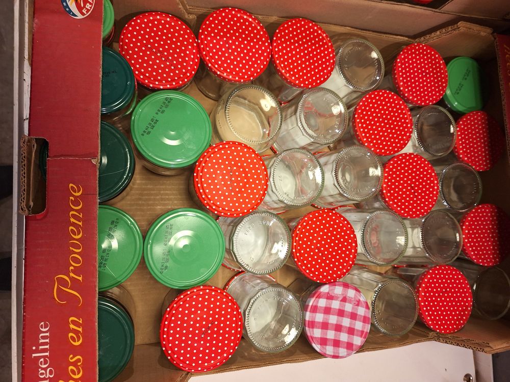 BOCAUX VERRE. 
Id�al pour conserves, confitures ou autres.
10 Roanne (42)