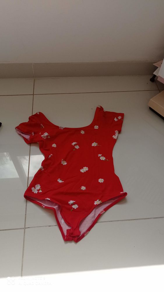 body t.36.
Multicolore 5 Agde (34)