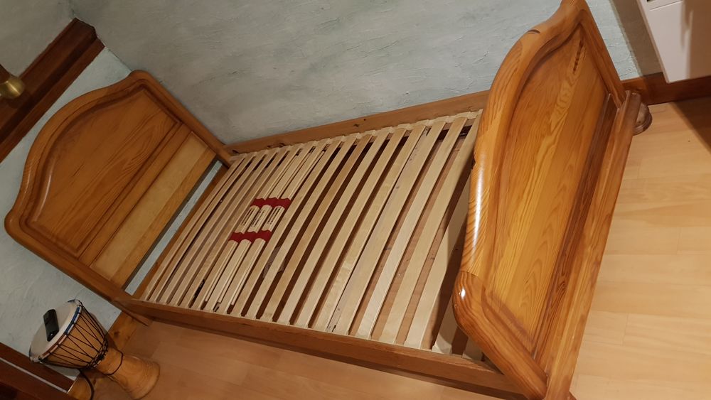 lit bois de 90cm +sommier lattes +matelas
70 Chanteloup-les-Vignes (78)