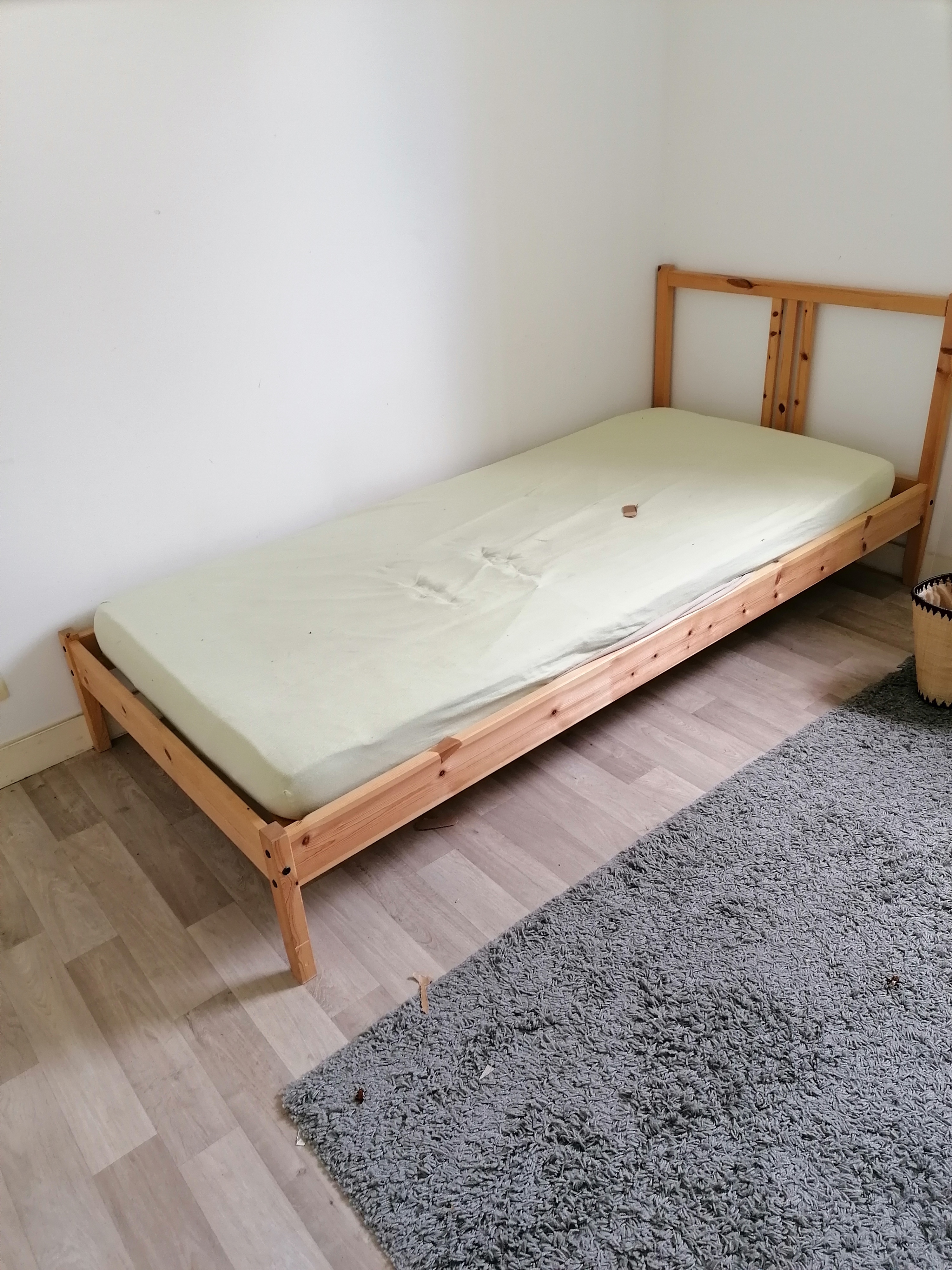 lit bois 90x200 50 Le Tour-du-Parc (56)