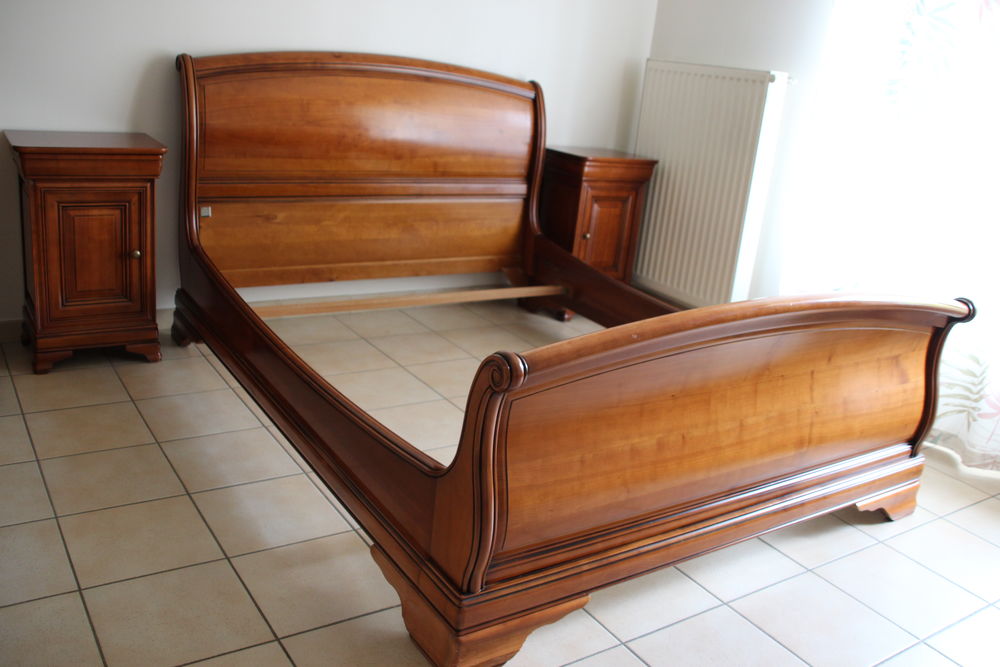 Bois de lit en 240 , avec les 2 chevets 0 Charnay-l�s-M�con (71)