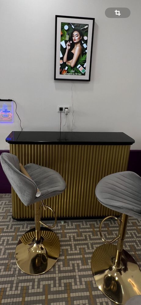 Bar en bois avec plaque en laiton dor� ondul� MAISON DU MONDE 900 Montrouge (92)