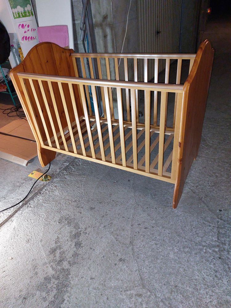 Lit bois b�b� 10 Grenoble (38)