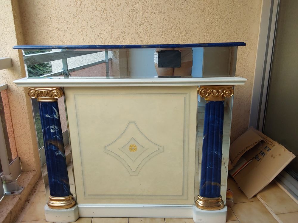 Bar en bois marbre bleu et dor� 70 Toulon (83)