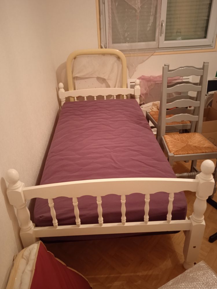 LIT BOIS 1 PERSONNE 0 Saint-Pour�ain-sur-Besbre (03)