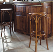 Bar en bois de sheesam et deux tabouret en bois exotique. 660 Longvic (21)