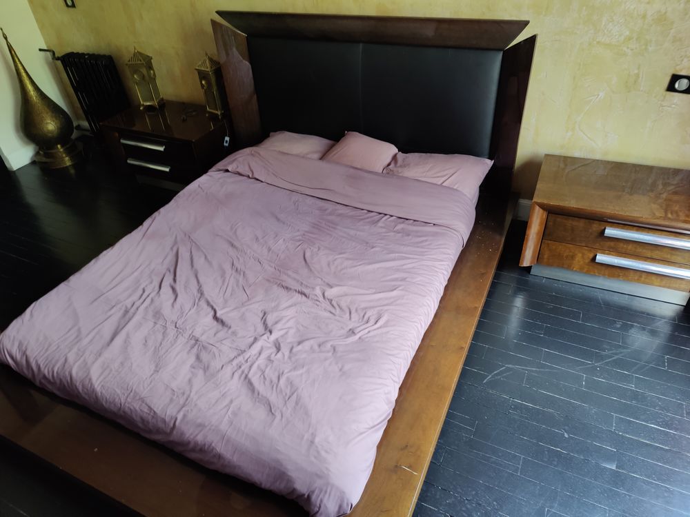 Lit en bois 160*200 + 2 tables de chevet 1100 Paris 4 (75)