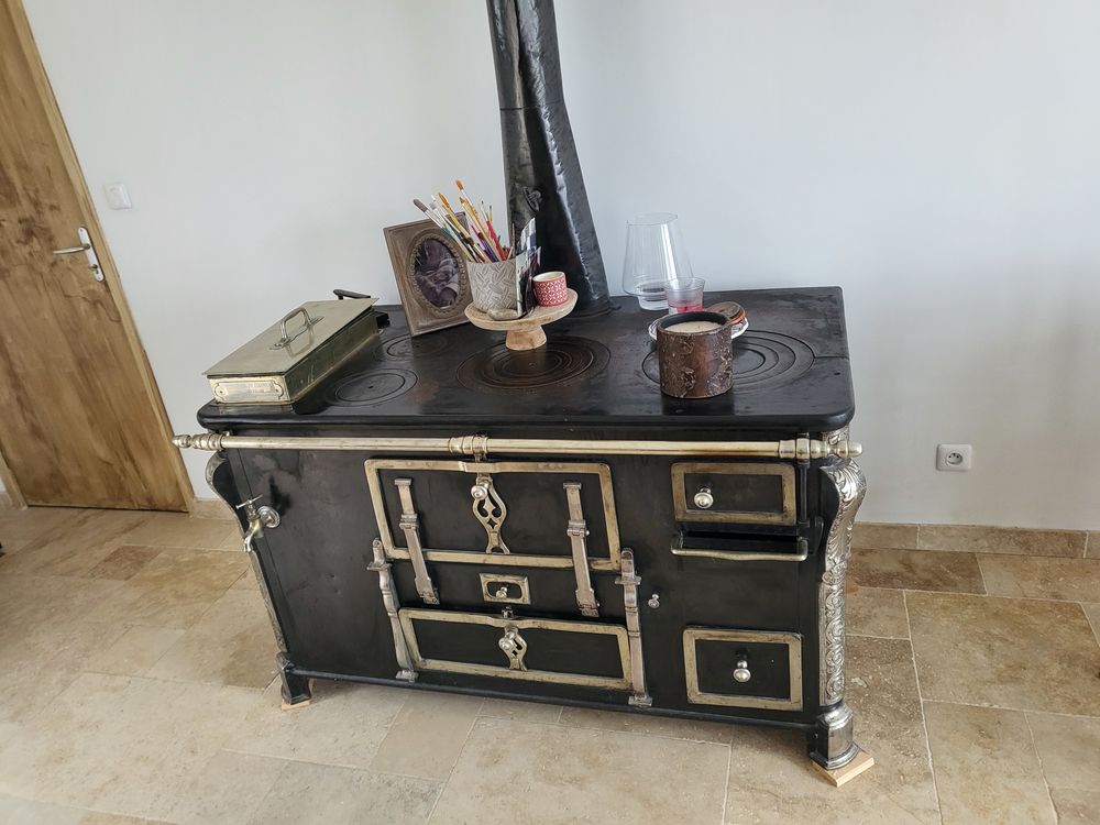 Poe?le a bois 1400 Saint-�tienne-le-Molard (42)