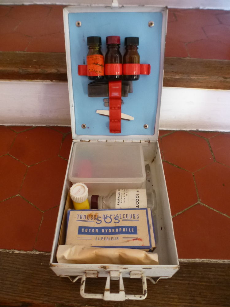 bo�te en fer 1970 30 Aix-en-Provence (13)