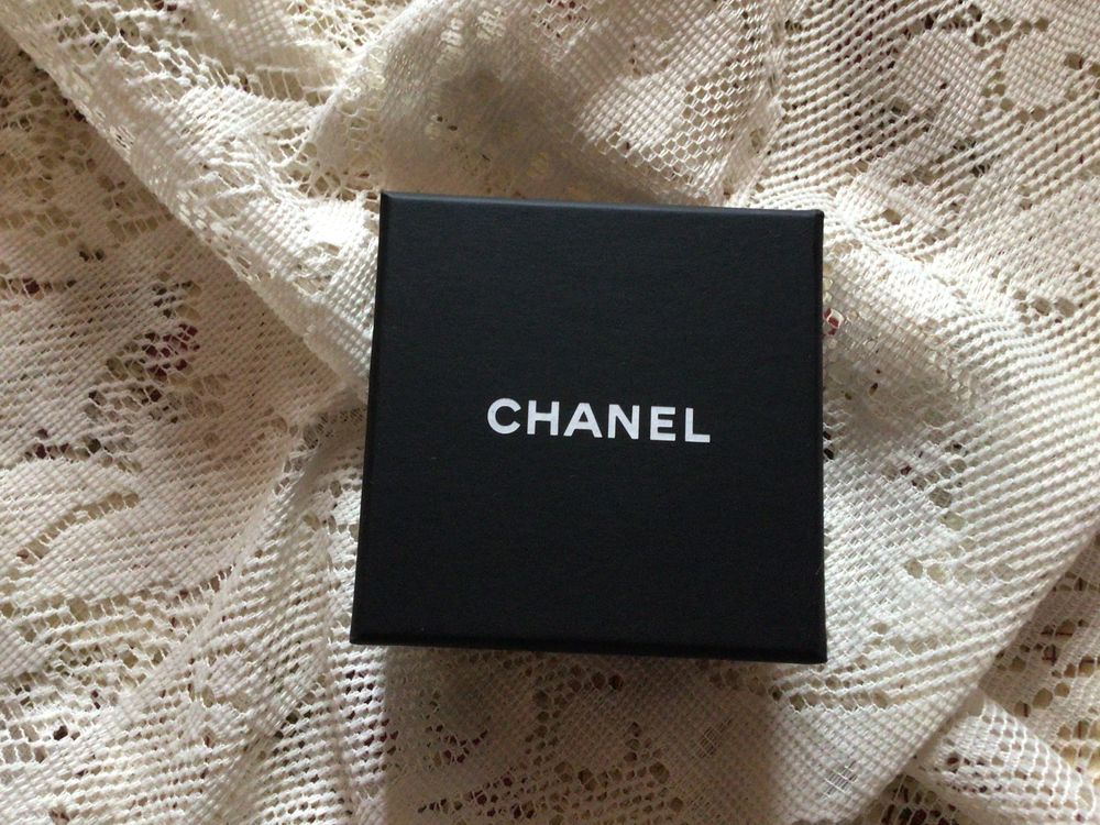 Bo�te � bague chanel 35 Meudon (92)