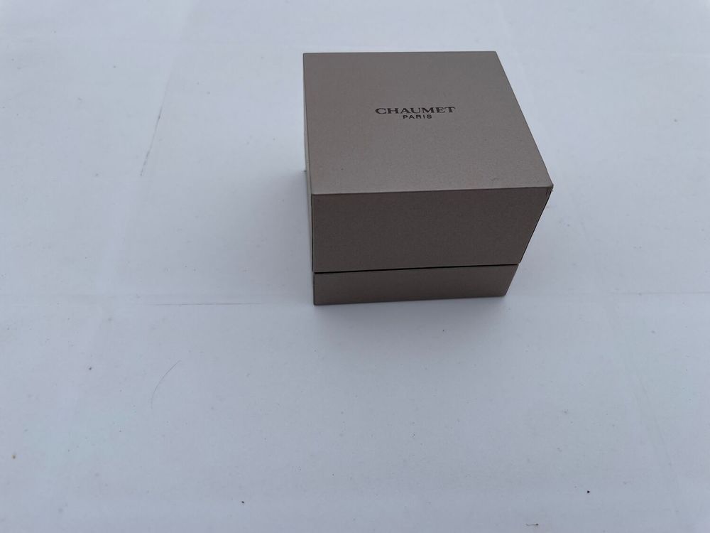 Bo�te � bijoux de chez CHAUMET Paris. 10 Milly-la-For�t (91)