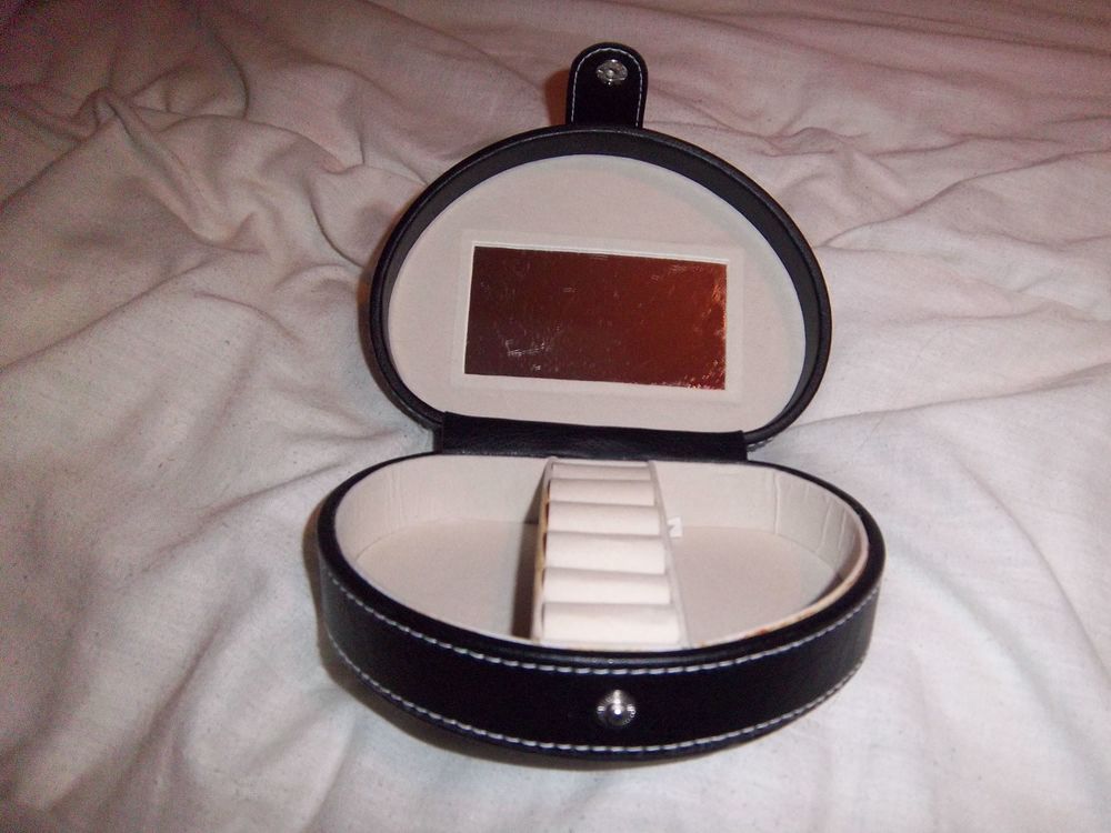 Boite � bijoux 1 Bossay-sur-Claise (37)