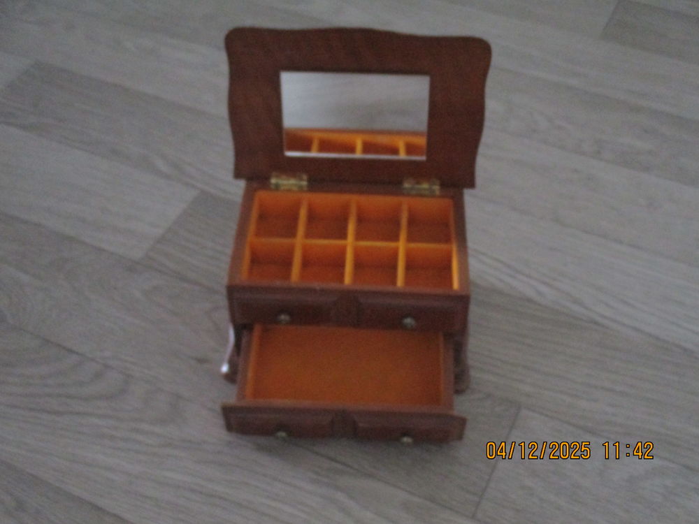 Boite a bijoux 5 Malz�ville (54)