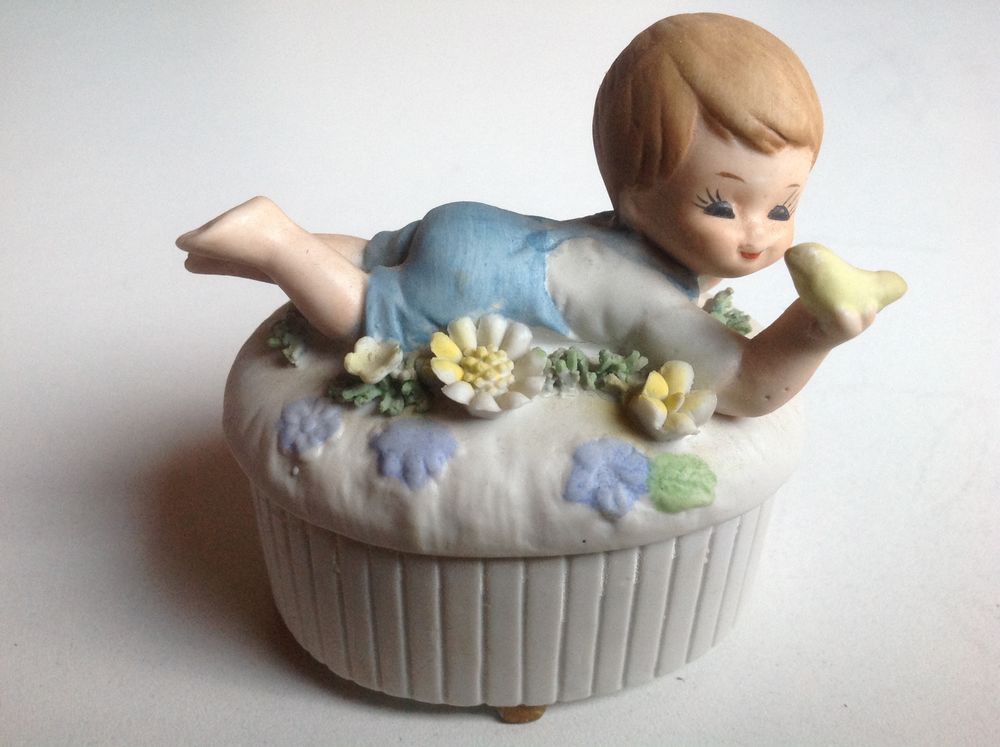 BOITE BONBONNI�RE ENFANT � L'OISEAU EN BISCUIT Envoi Possibl 9 Tr�gunc (29)