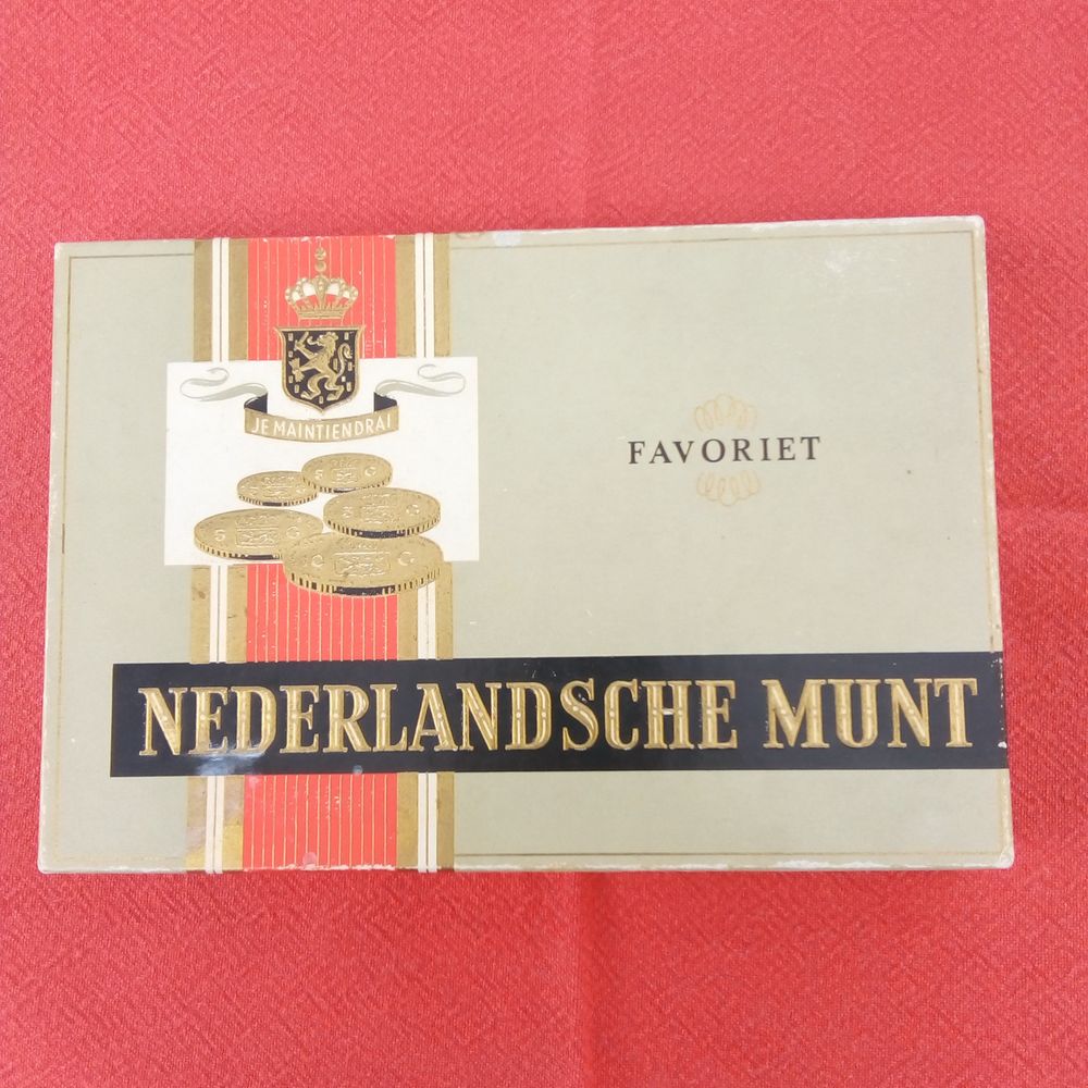 Boite � cigares comprenant 7 Bagues du 2 RE 10 Cuttoli-Corticchiato (20)