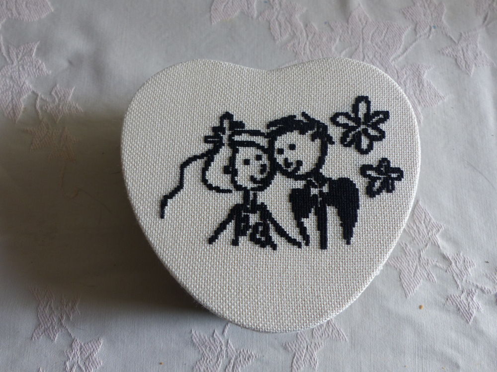 boite en coeur  :   les amoureux de Penet   10 Roclincourt (62)