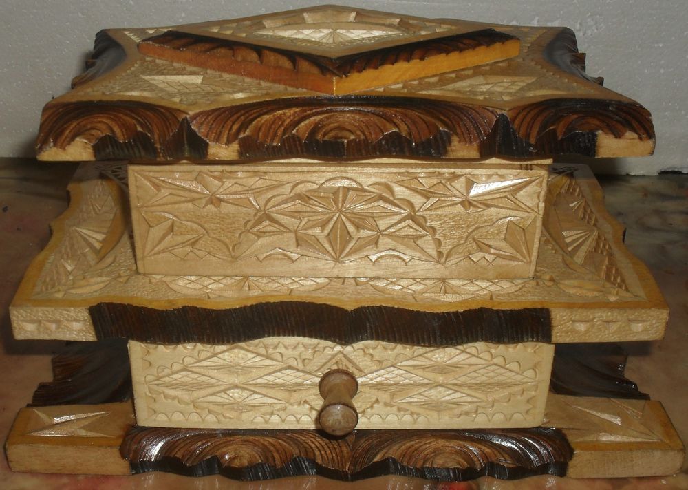 Bo�te / Coffre en bois � bijoux. 50 Montreuil (93)