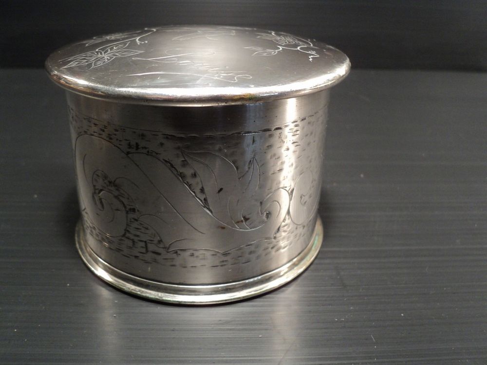 Boite Douille Obus 75 M�tal Argent� D�cor Cisel� 14-18 110 Loches (37)