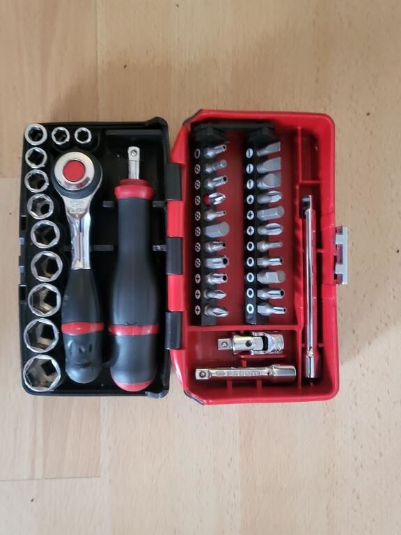 Boite a douilles FACOM 100 Issy-les-Moulineaux (92)