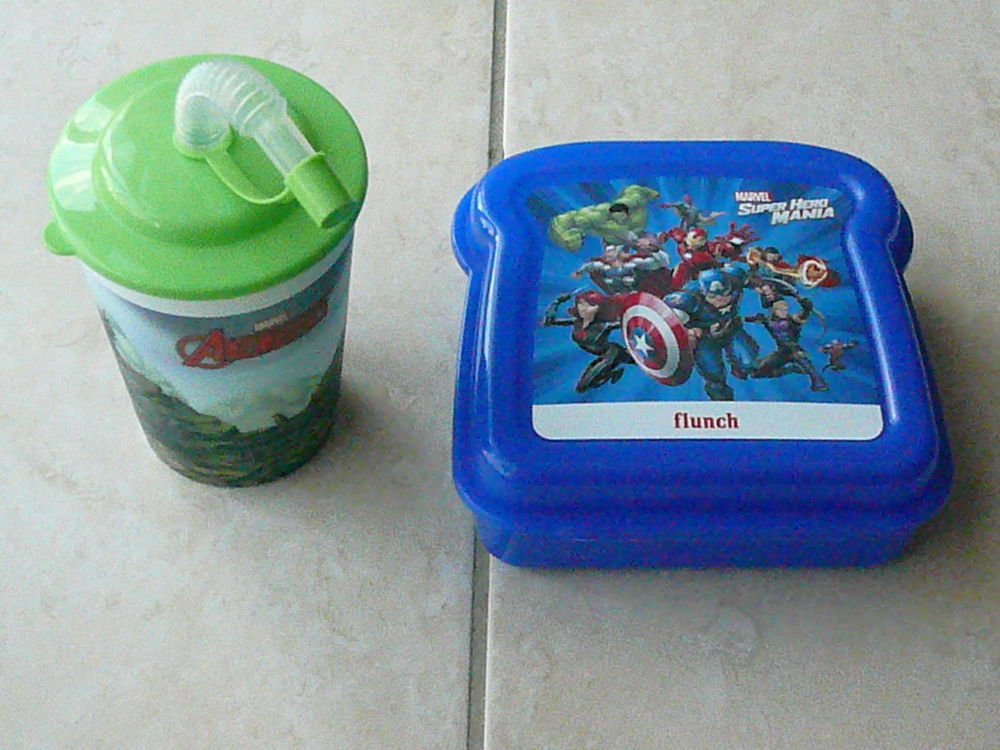 Boite � gouter + gobelet avec paille 4 Franqueville-Saint-Pierre (76)