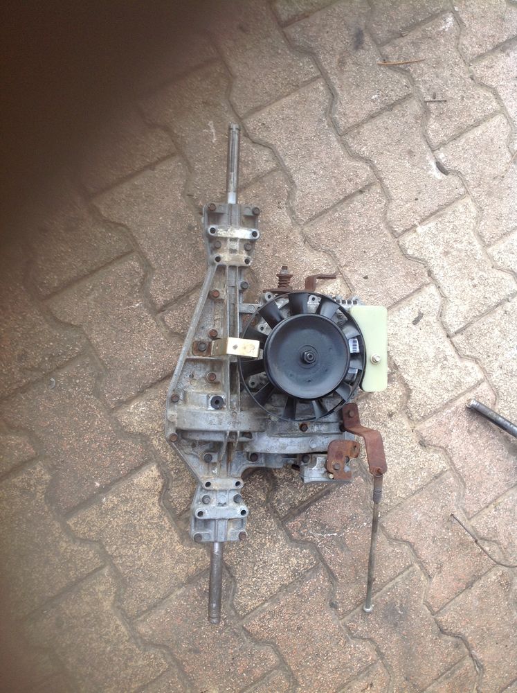 boite hydro tracteur, prix 300� 300 Eaunes (31)