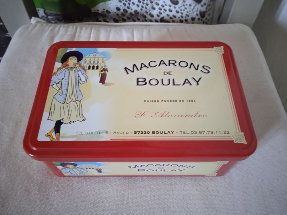 Boite en fer
Macarons de Boulay
Excellent etat
Marque F.A 10 Talange (57)