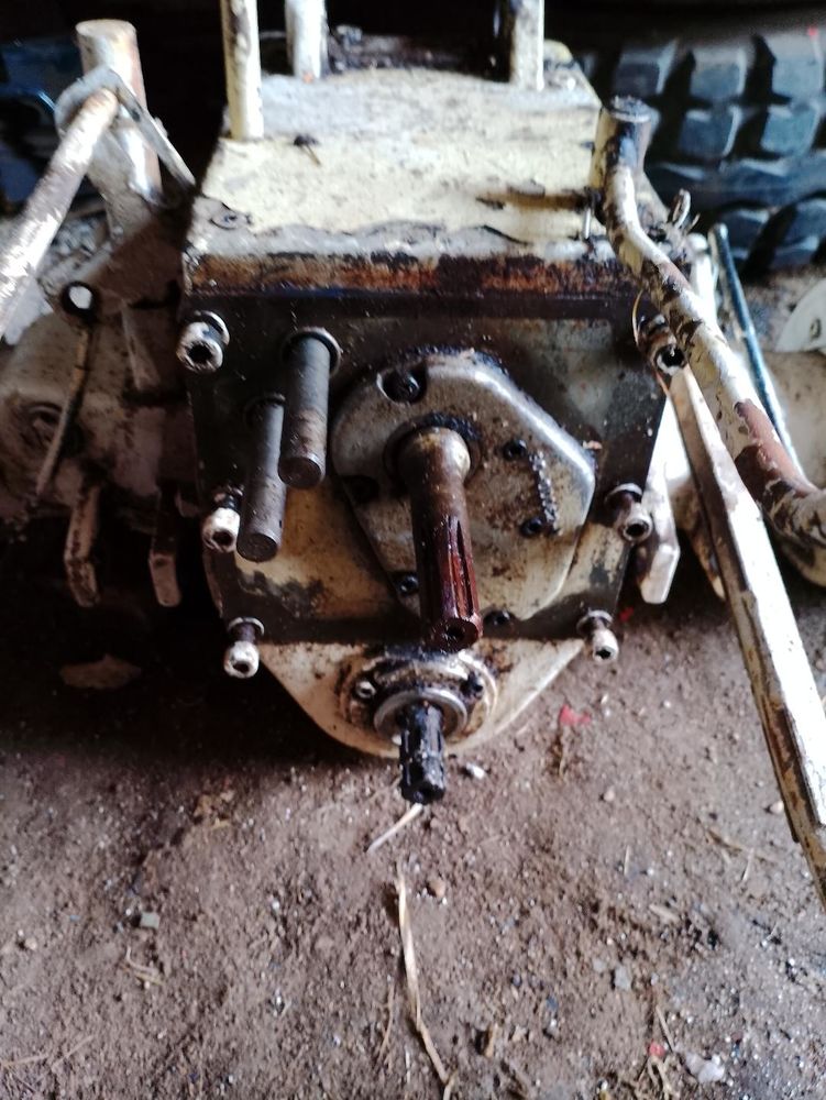 Boite  m�canique  tracteur hako en tbeg + disque de frein 500 Saran (45)