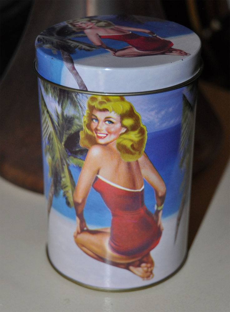 Boite m�tal cylindrique lithographie pin up 5 Orl�ans (45)