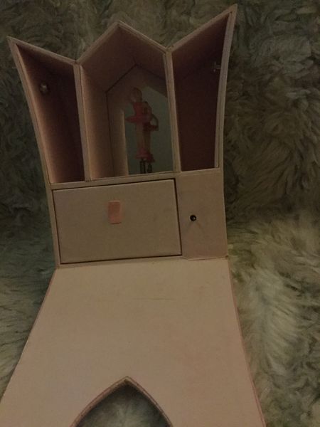 boite � musique couronne de disney 5 Villiers-sur-Marne (94)