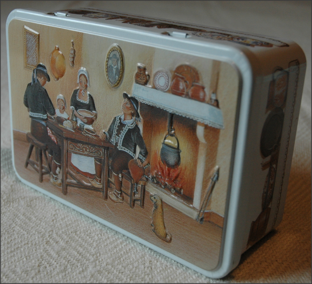 Boite neuve, d�cor en relief, Th�me  Int�rieur breton  16 Buxerolles (86)