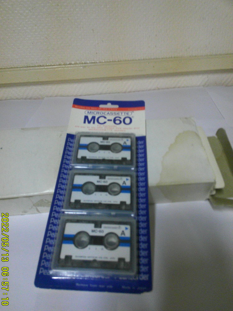 une Boite de ( 6 ) Paquets de 3. Micro cassettes 20 Nontron (24)