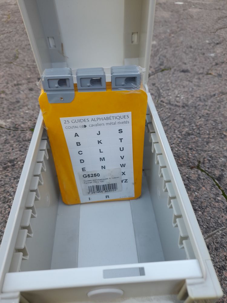 Bo�te portative r�pertoire �tat neuve 3 Craponne (69)