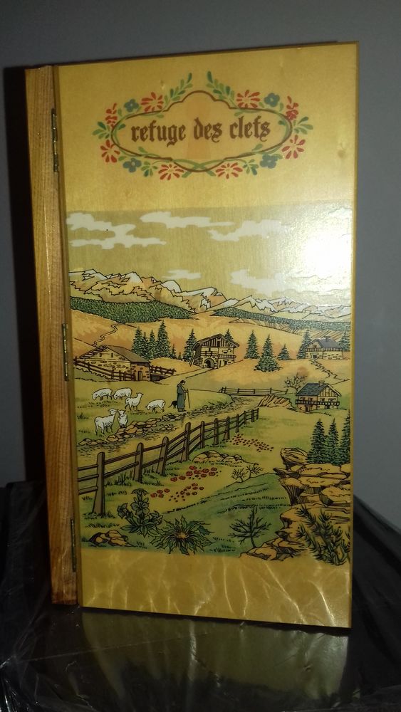 Boite  porte-  clefs
5 Meyzieu (69)