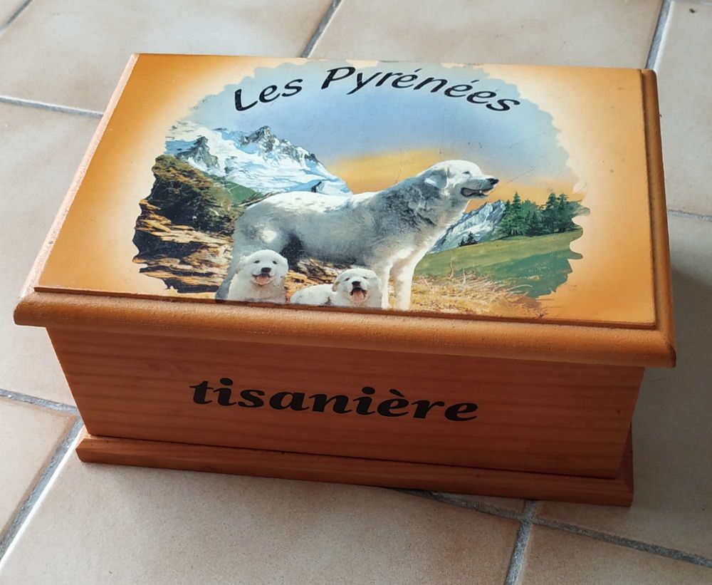 boite a th�  les pyren�es  10 Blaye (33)