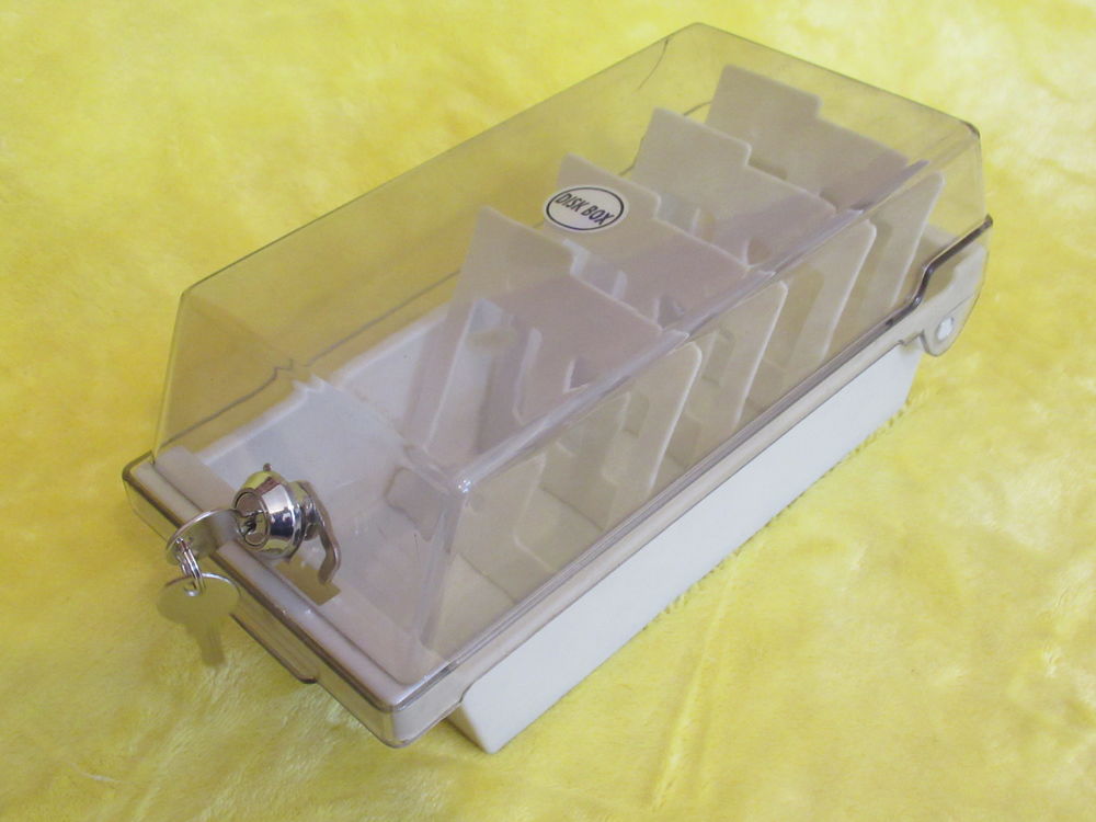 Bo�te de rangement � disquettes - fermeture � cl�
5 Livry-Gargan (93)