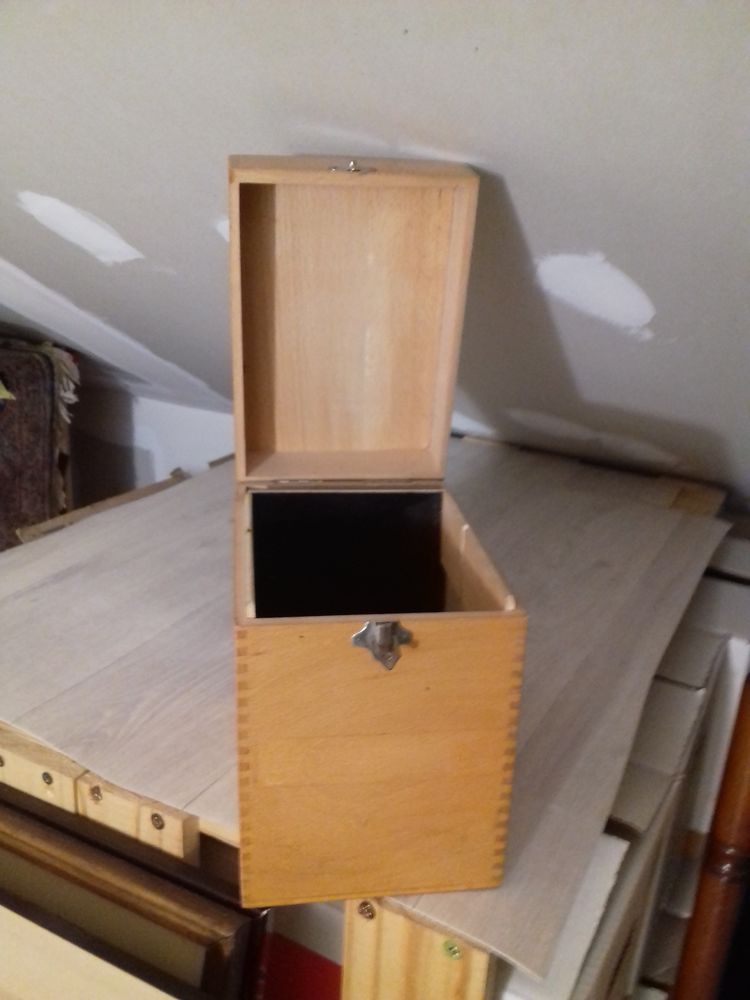 Bo�te de rangement 10 Varennes-Vauzelles (58)