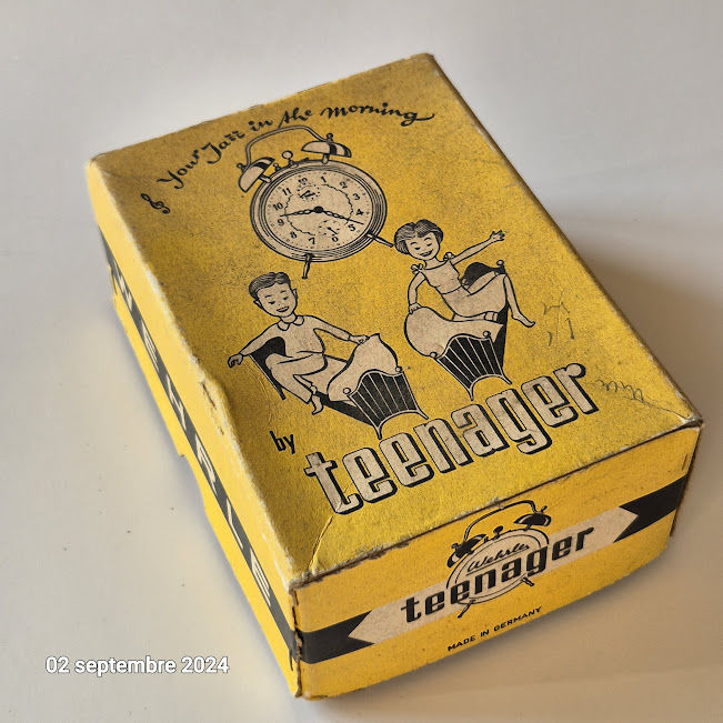 Boite de r�veil en carton Wehrle Teenager Vintage 1960 6 Saumur (49)