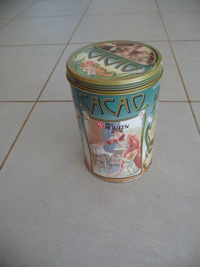 Boite ronde cacao Van Houten ann�es 90 10 Celles-sur-Belle (79)